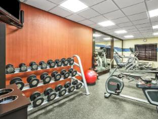 hampton inn hotel detroit belleville airport area