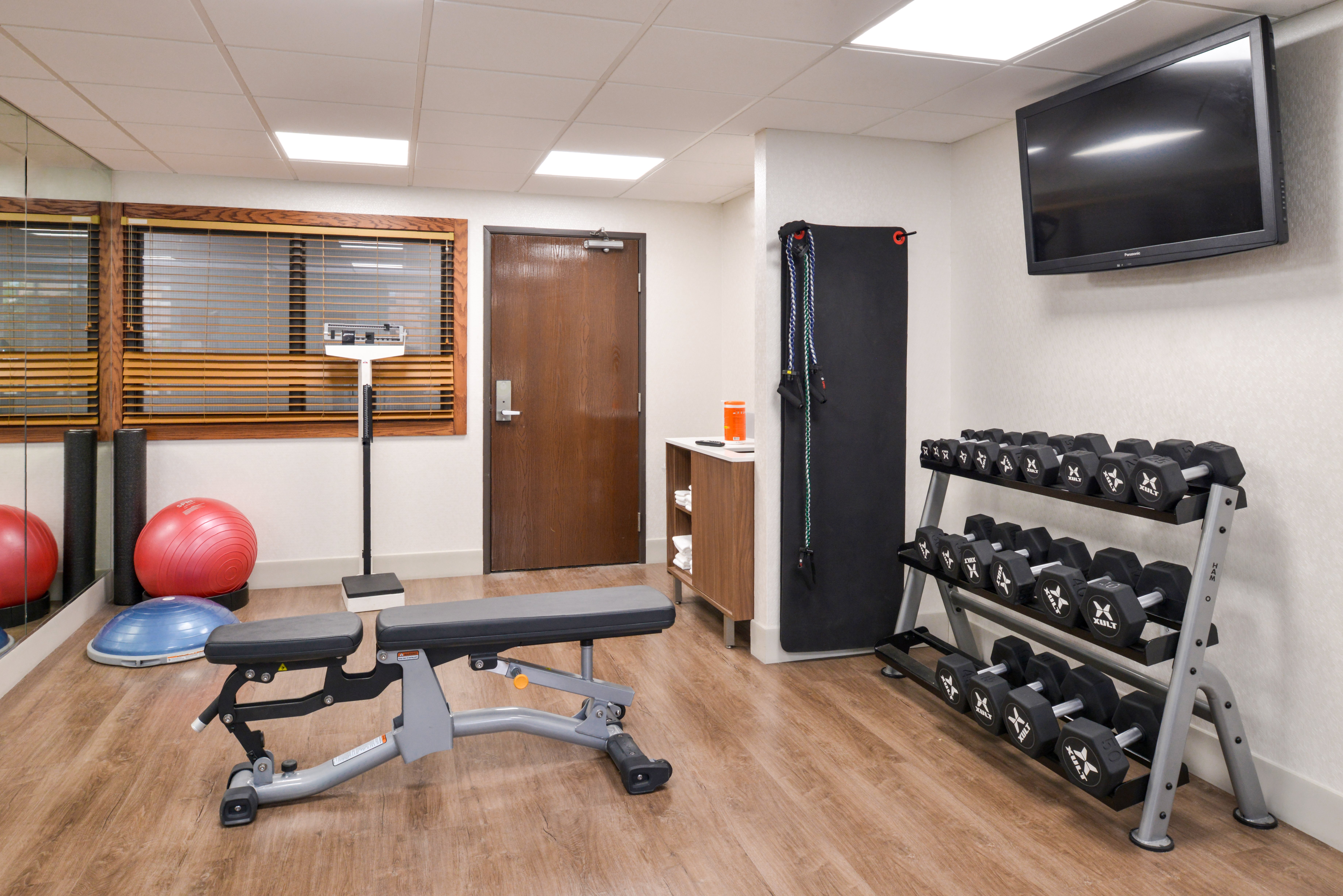 holiday inn express wixom by ihg