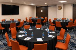 holiday inn express wixom by ihg