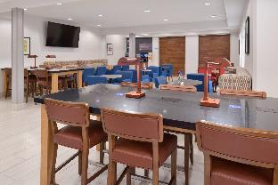 holiday inn express wixom by ihg