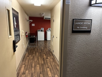 red roof inn southfield