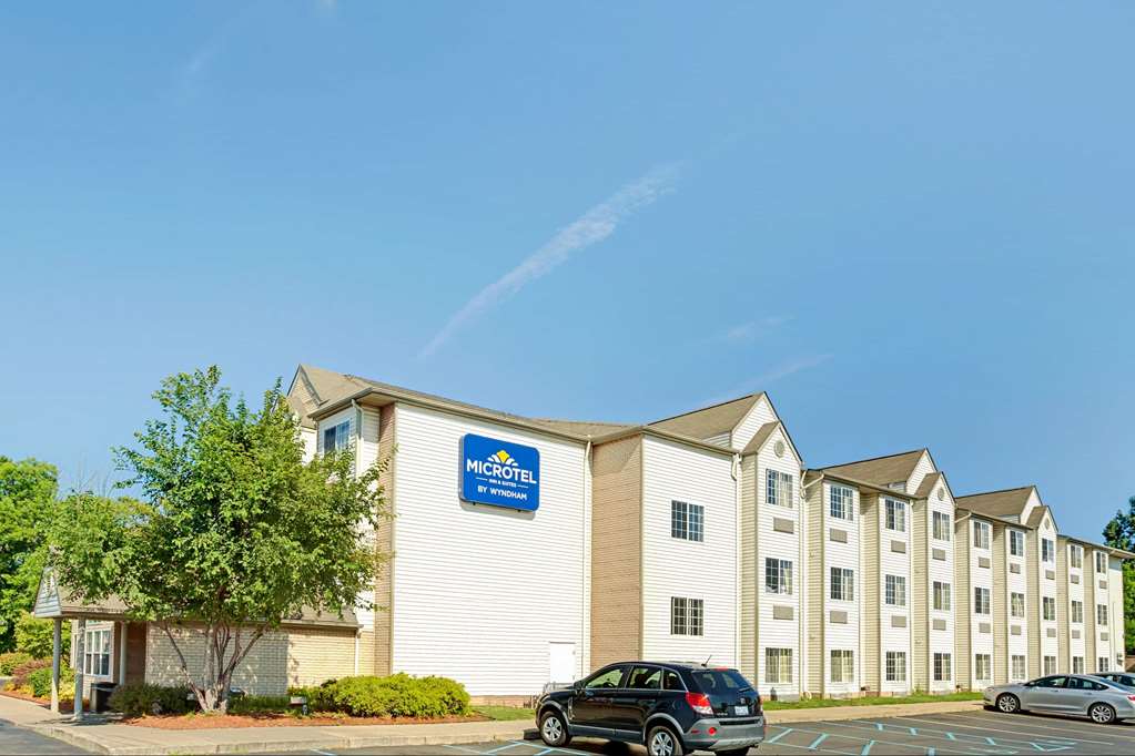 microtel inn and suites by wyndham roseville detroit area