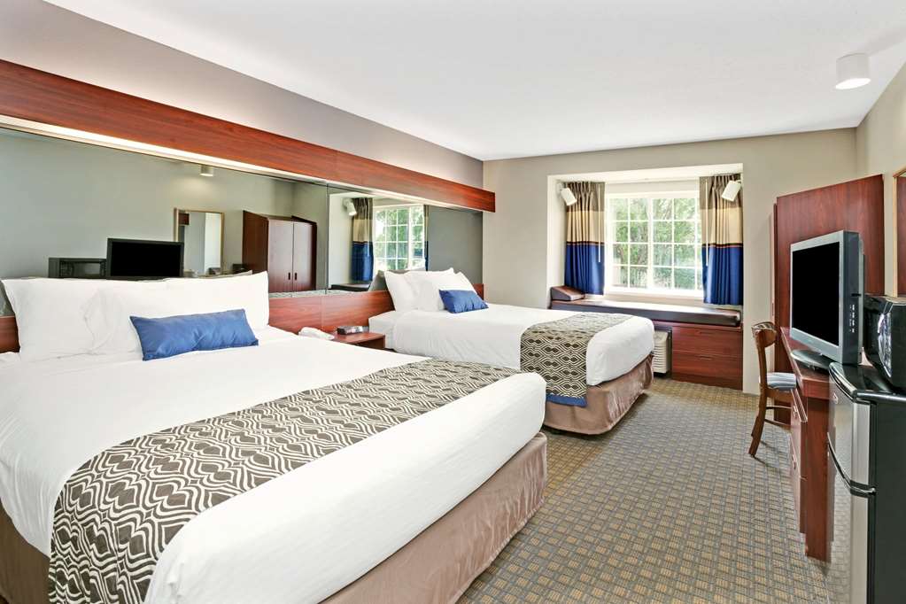 microtel inn and suites by wyndham roseville detroit area