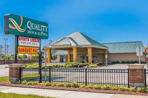 Quality Inn And Suites Livonia,In The Business District,3 star