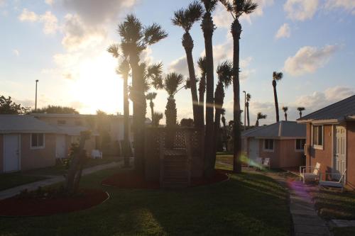 shoreline suites and cabana cottages