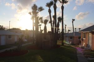 shoreline suites and cabana cottages