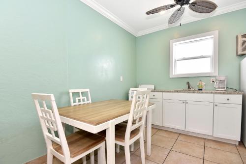 shoreline suites and cabana cottages