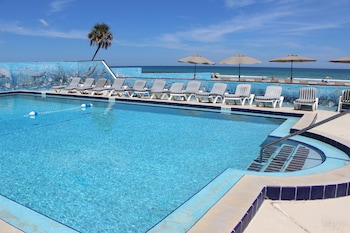 shoreline suites and cabana cottages