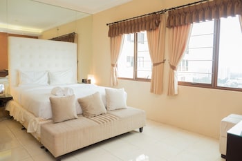 antique 3br at grand setiabudi apartment