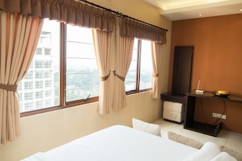 antique 3br at grand setiabudi apartment