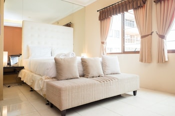 antique 3br at grand setiabudi apartment