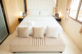 antique 3br at grand setiabudi apartment