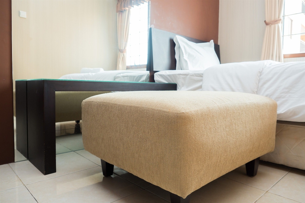antique 3br at grand setiabudi apartment