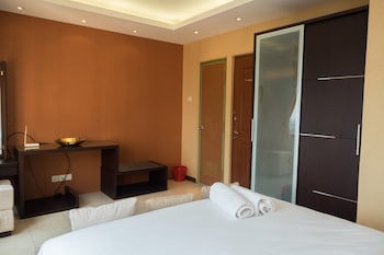 antique 3br at grand setiabudi apartment