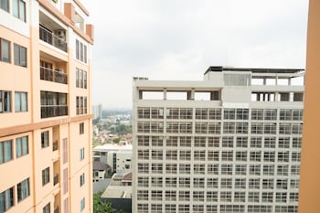 antique 3br at grand setiabudi apartment