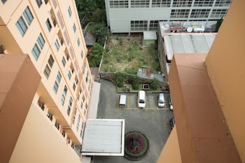 antique 3br at grand setiabudi apartment