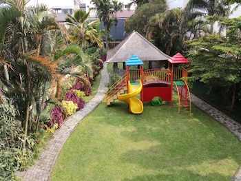 antique 3br at grand setiabudi apartment