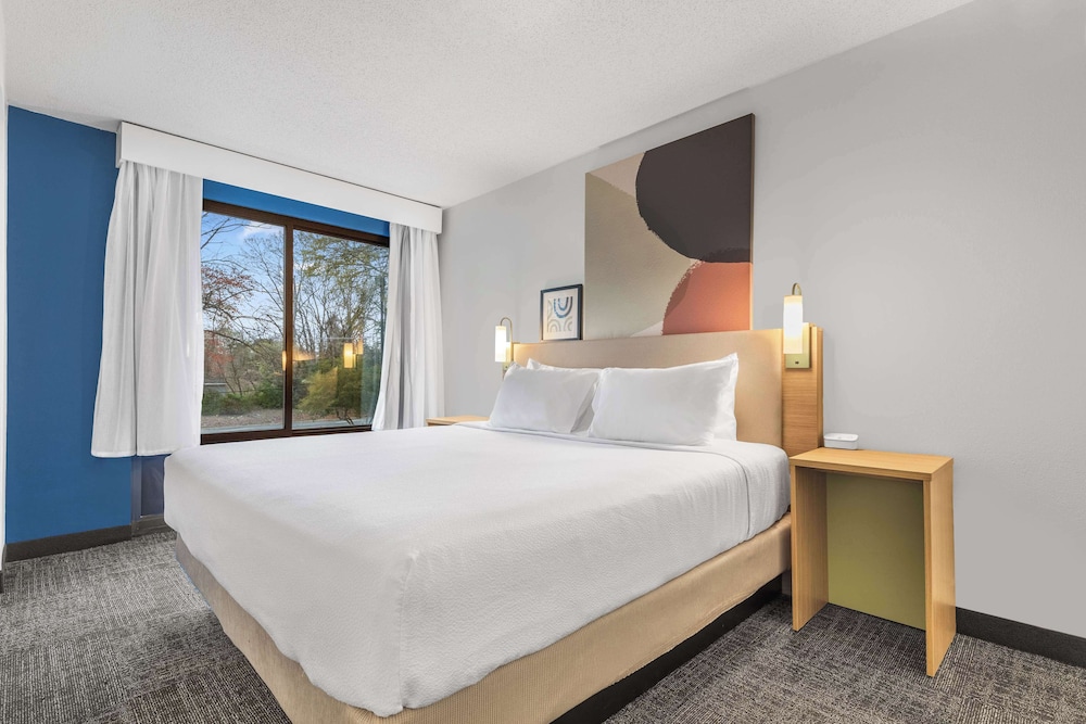 spark by hilton charlotte tyvola i 77