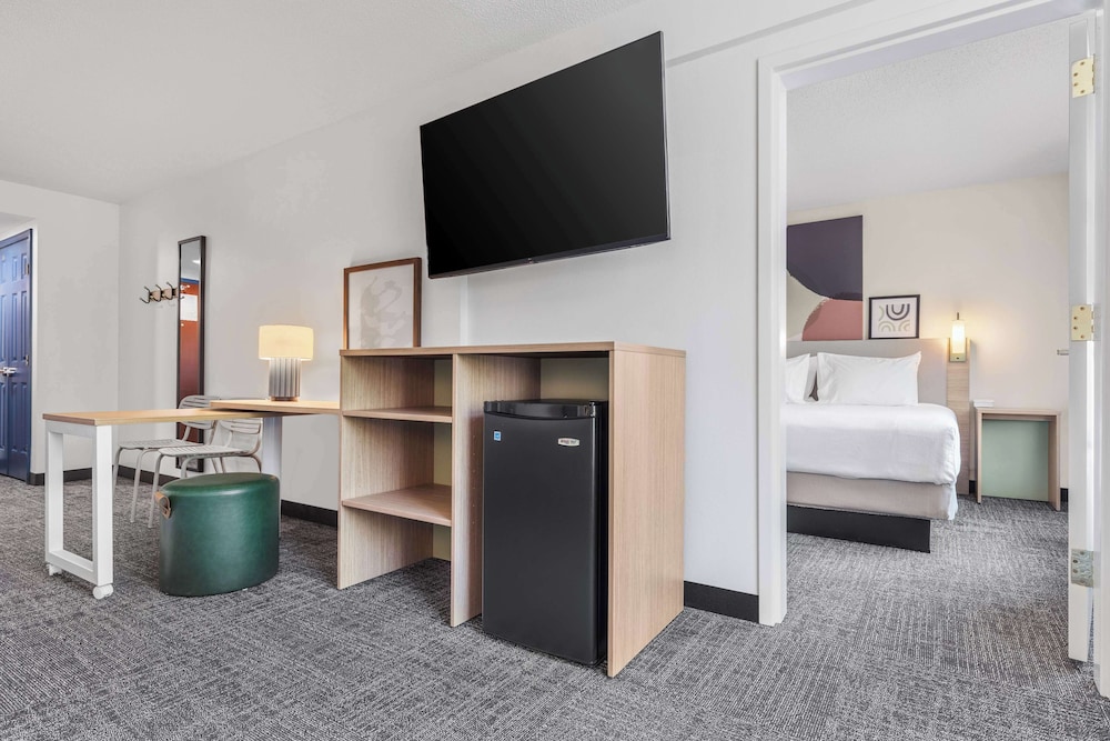 spark by hilton charlotte tyvola i 77