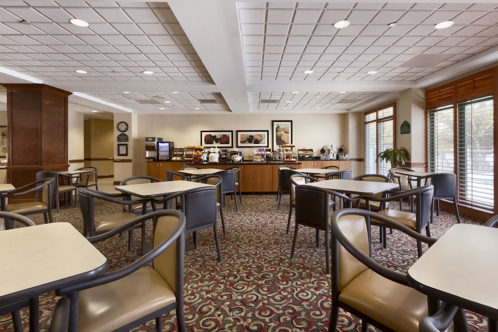spark by hilton charlotte tyvola i 77