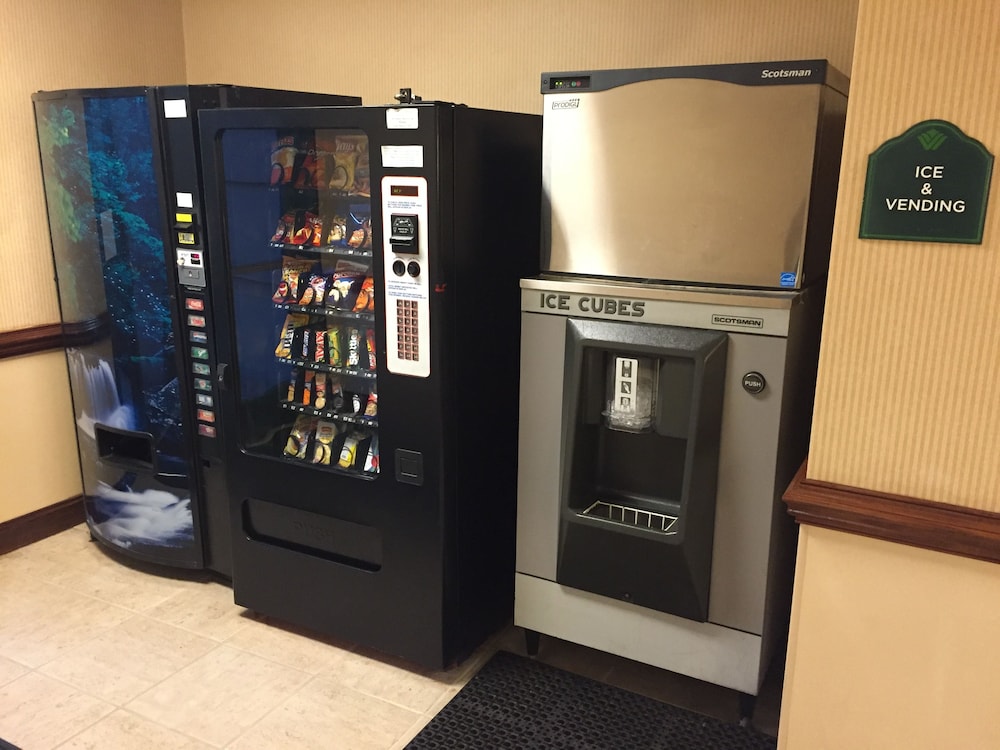 spark by hilton charlotte tyvola i 77