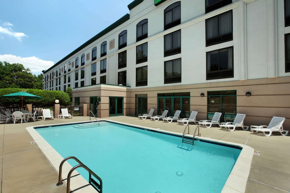 spark by hilton charlotte tyvola i 77
