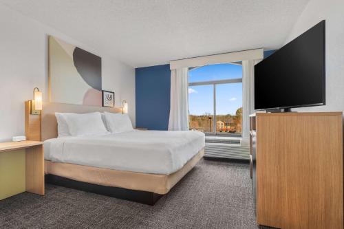 spark by hilton charlotte tyvola i 77