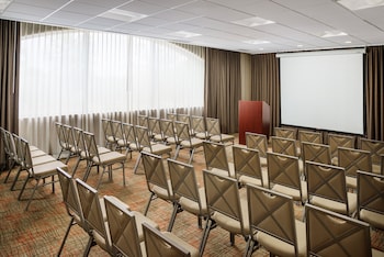 Holiday Inn Charlotte University Executive Park By Ihg,North Carolina>>Charlotte,3 star