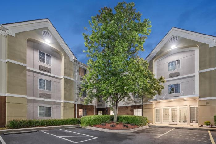 candlewood suites huntersville by ihg