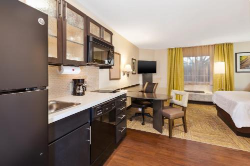 candlewood suites huntersville by ihg