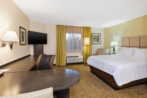 candlewood suites huntersville by ihg