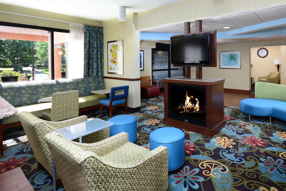 hampton inn charlotte north lake norman