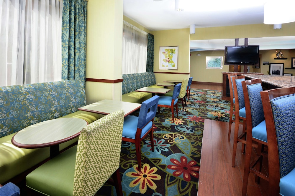 hampton inn charlotte north lake norman