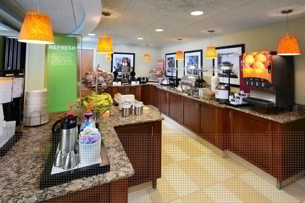 hampton inn charlotte north lake norman