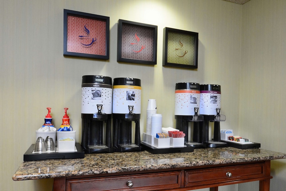 hampton inn charlotte north lake norman