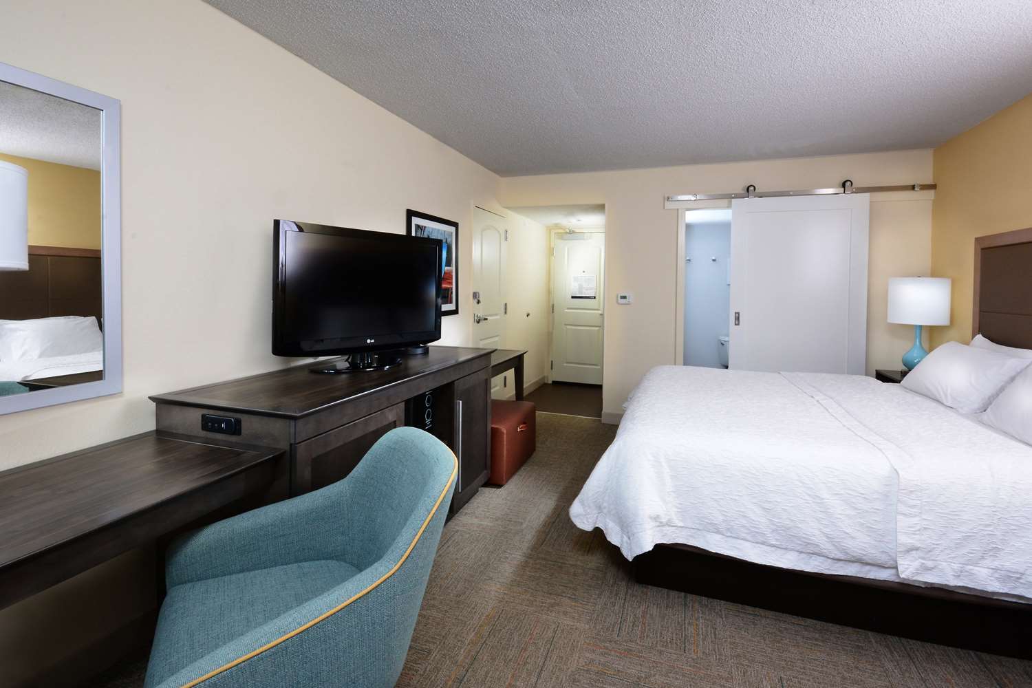 hampton inn charlotte north lake norman