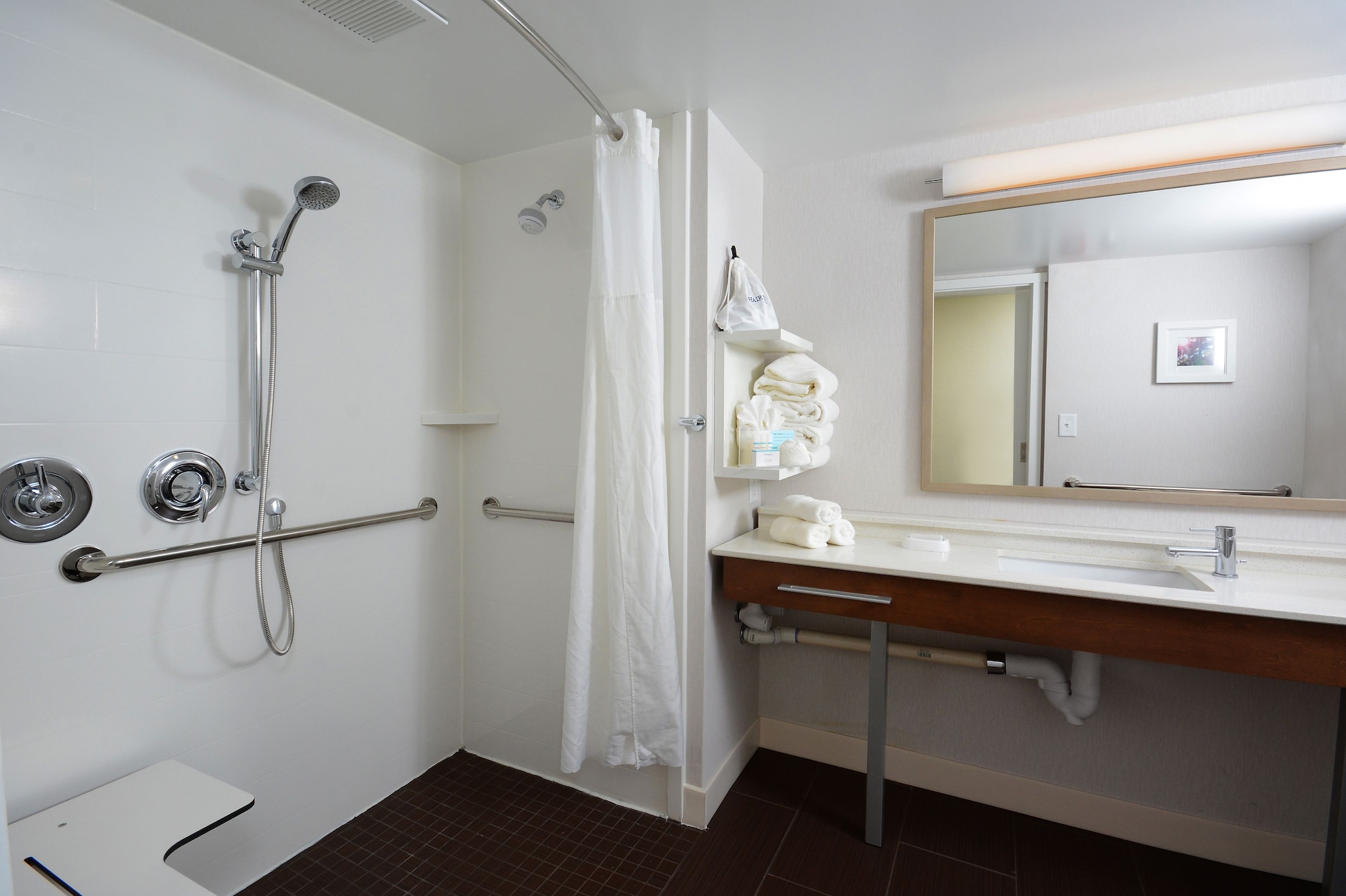 hampton inn charlotte north lake norman