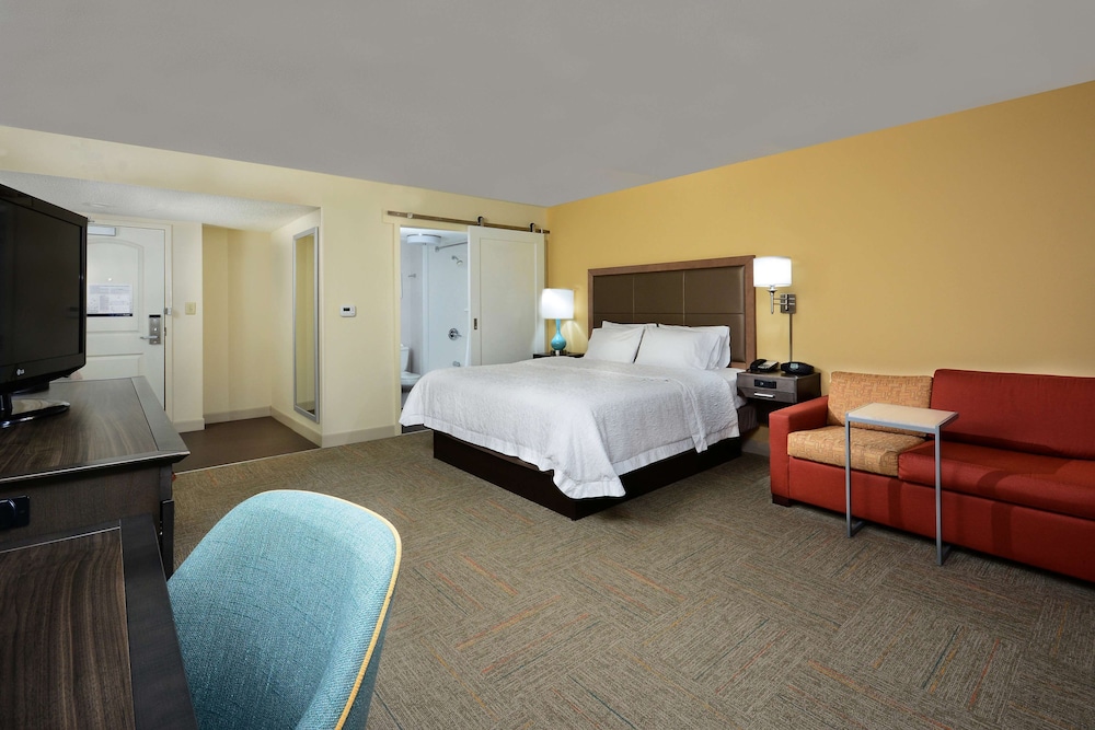hampton inn charlotte north lake norman