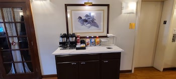 Red Roof Inn & Suites Cornelius – Lake Norman,Cornelius>>Charlotte,2 star