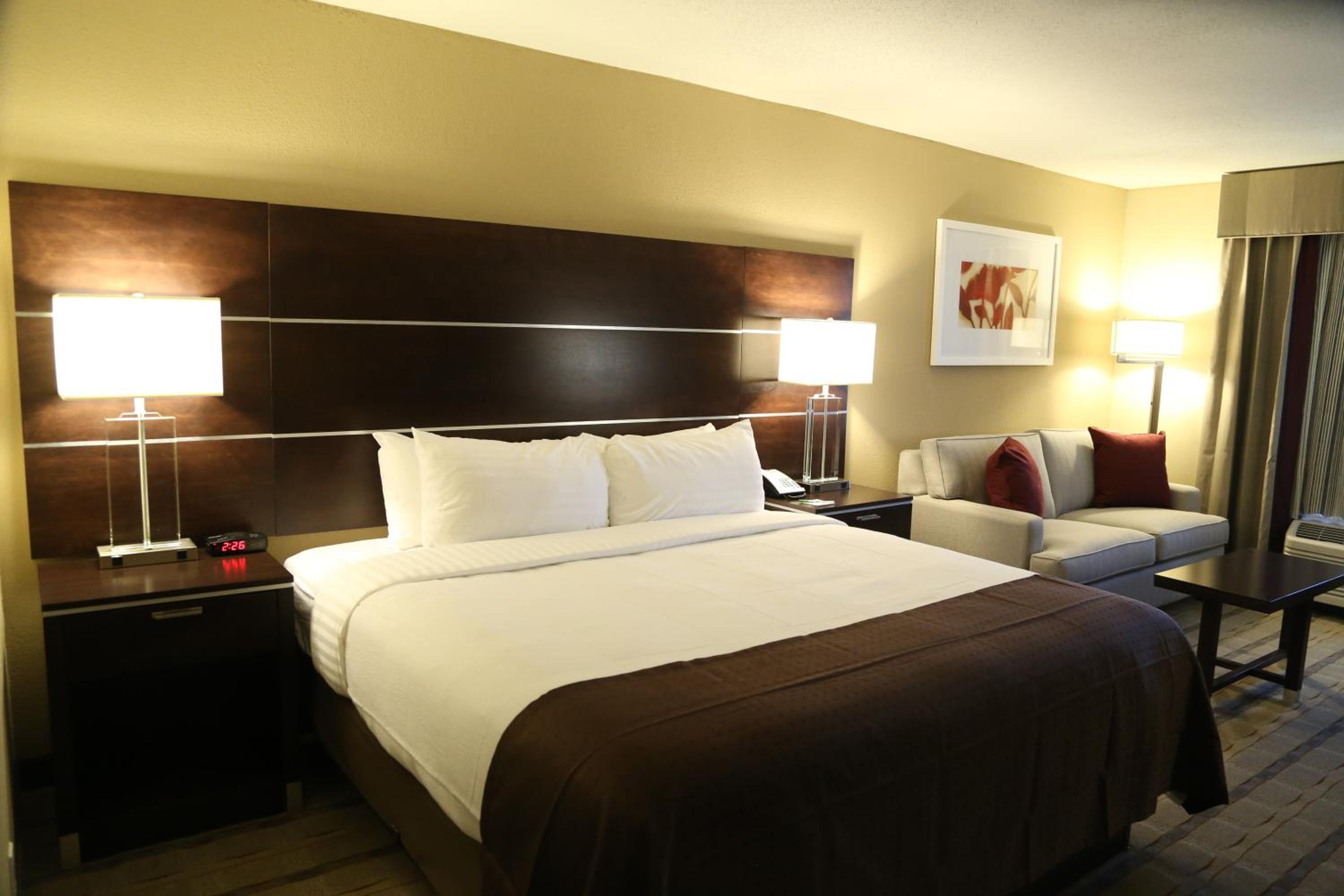 holiday inn charlotte airport by ihg
