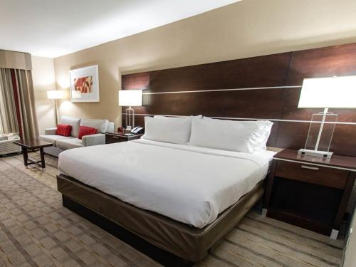 holiday inn charlotte airport by ihg