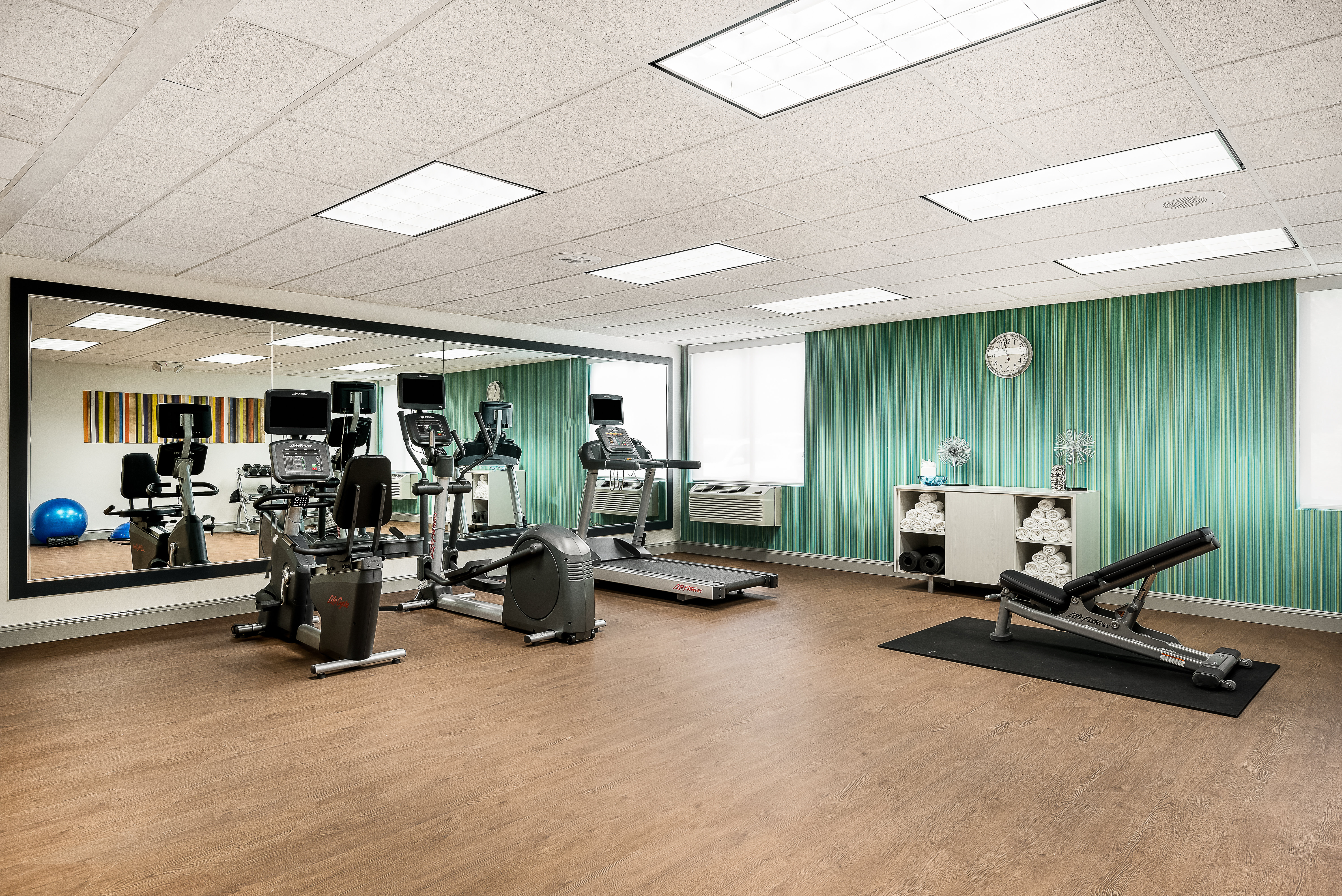 holiday inn express and suites charlotte arpt belmont by ihg