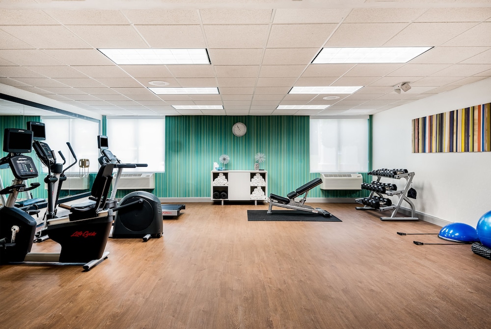holiday inn express and suites charlotte arpt belmont by ihg