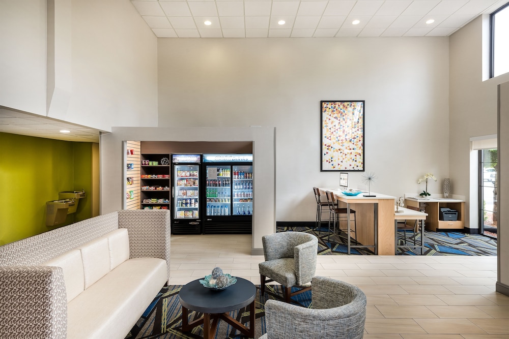 holiday inn express and suites charlotte arpt belmont by ihg