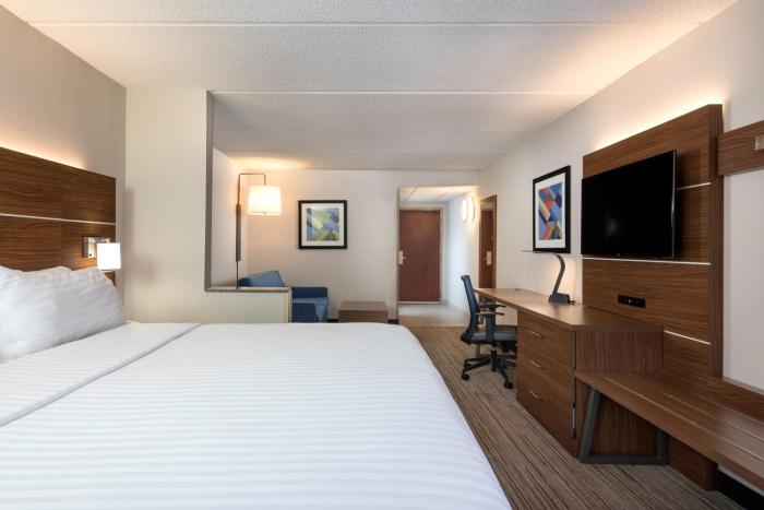 holiday inn express and suites charlotte arpt belmont by ihg
