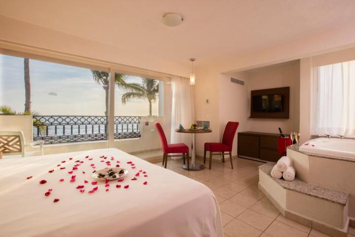 crown paradise club puerto vallarta all inclusive