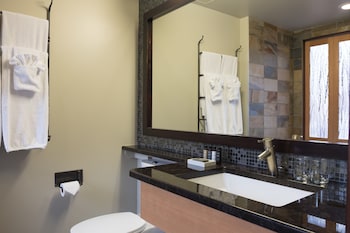 sunshine mountain lodge