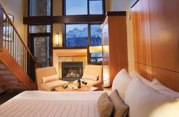 sunshine mountain lodge