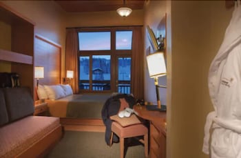 sunshine mountain lodge