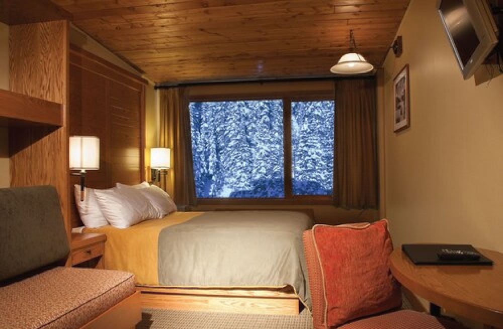 sunshine mountain lodge